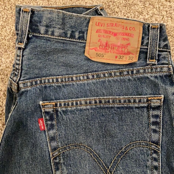 Vintage Levi’s 505 Jeans - Picture 6 of 6